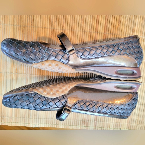Bronze Cole Haan X Nike Air woven leather Mary Jane ballet flats (6)🩰 - Picture 2 of 9
